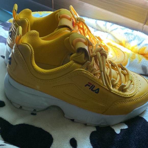 Fila yellow shoes - Picture 3 of 3